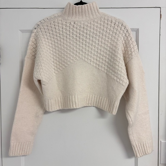 NWT Generation K Cream Cropped Turtleneck Sweater Small - Picture 6 of 8